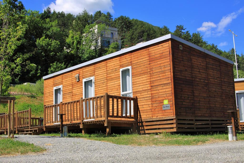 ホテルCamping Lou Gourdan Puget-Théniers エクステリア 写真